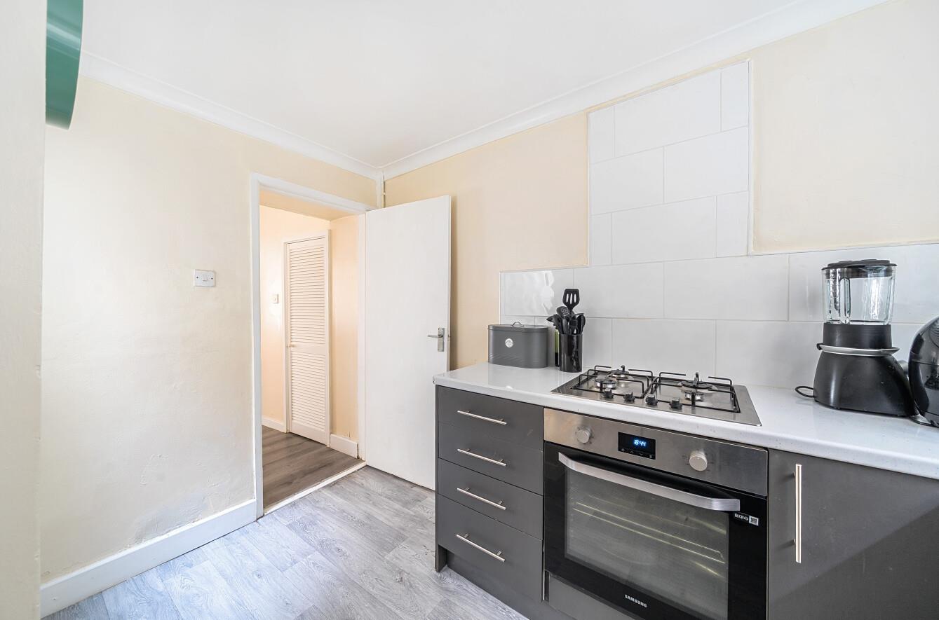 Neath Road, Morriston, Swansea, SA6 8HG